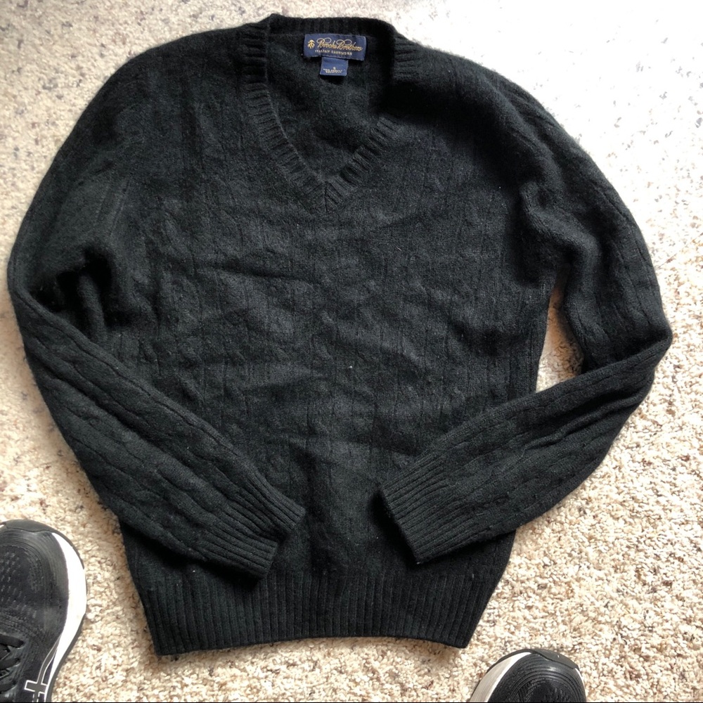 Like new bl cableknit cashmere Brooks Bro sweater